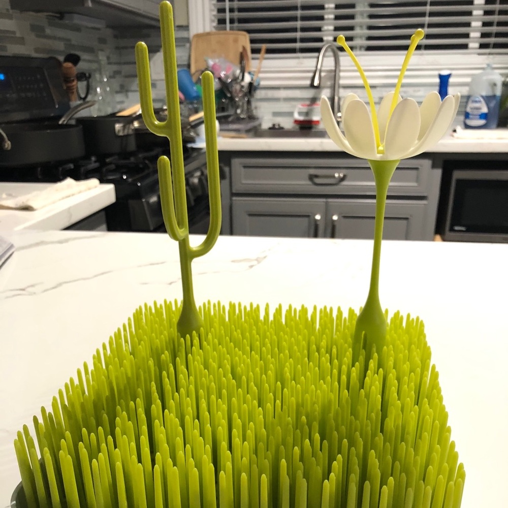 Boon drying rack and tommy tippie bottle warmer